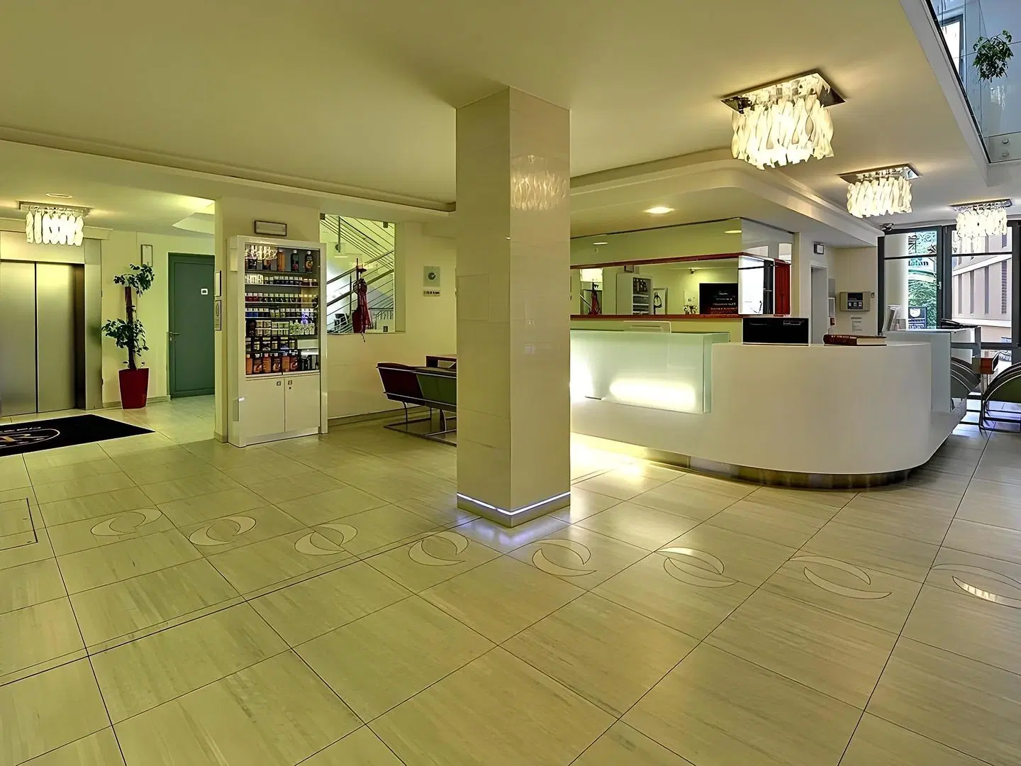 St. Joseph Royal Regent LOUNGE_LOBBY