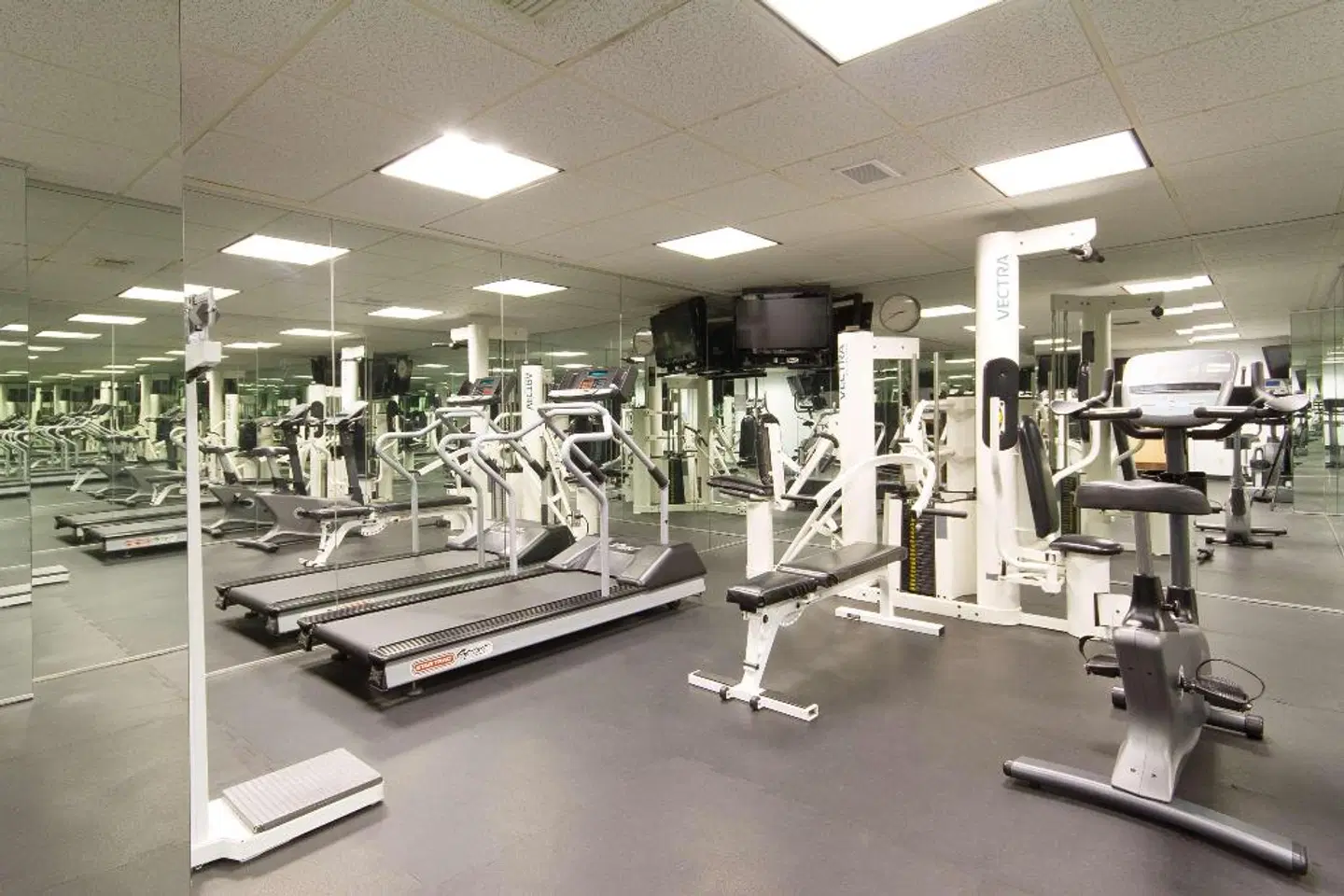 Best Western Plus International Speedway Hotel SPORTS_AND_LEISURE