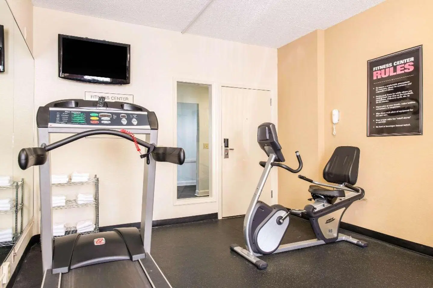 Quality Inn & Suites Near The Theme Parks SPORTS_AND_LEISURE