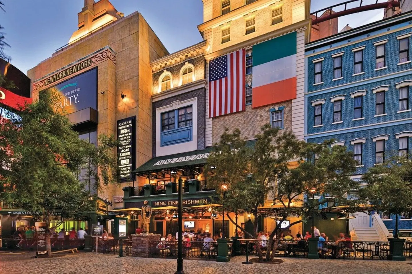 New York New York Hotel & Casino EXTERIOR