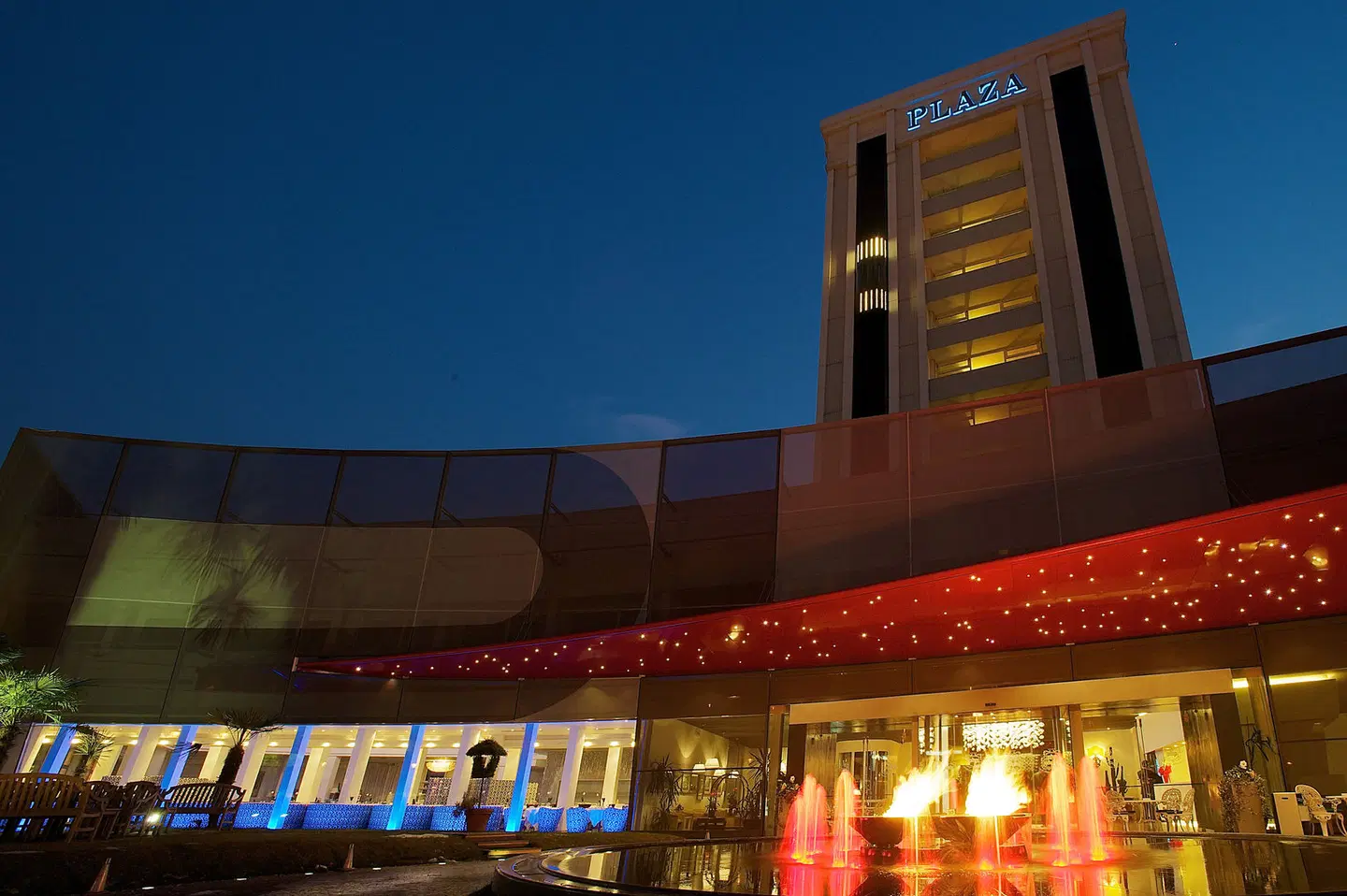 Panoramic Hotel Plaza EXTERIOR