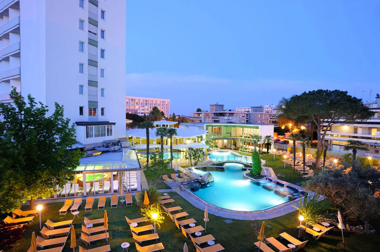 Panoramic Hotel Plaza EXTERIOR