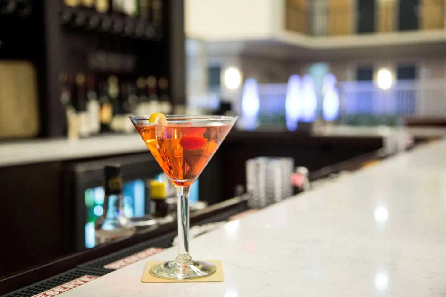 Embassy Suites by Hilton Memphis Bar