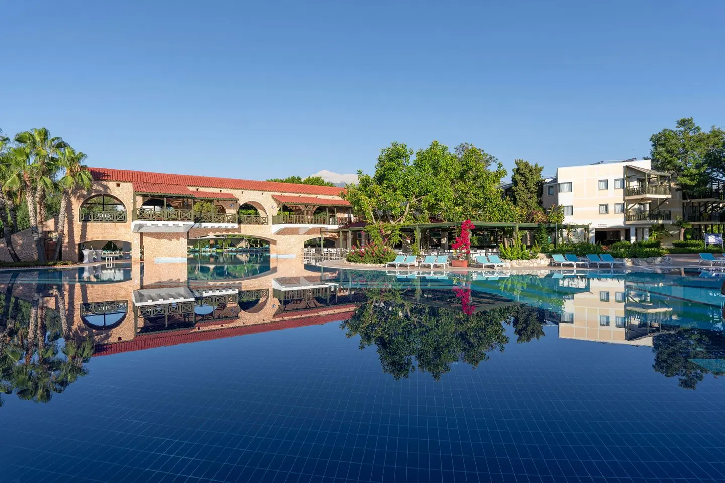 Limak Limra Hotel & Resort OUTDOOR_POOL