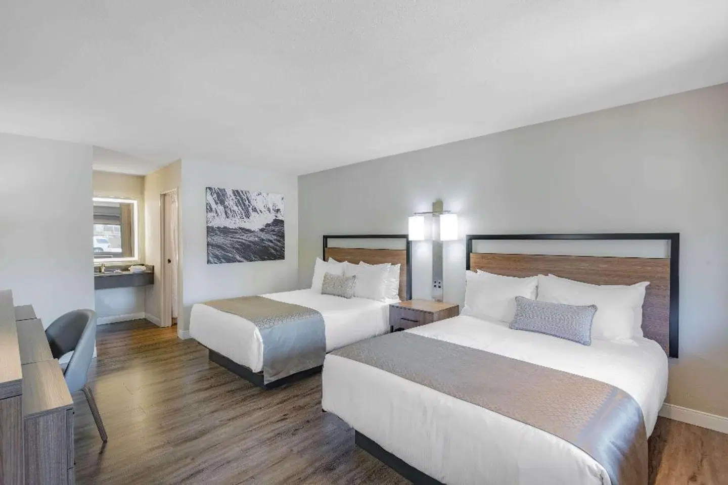 Wyndham Garden San Diego ROOM_EXAMPLE