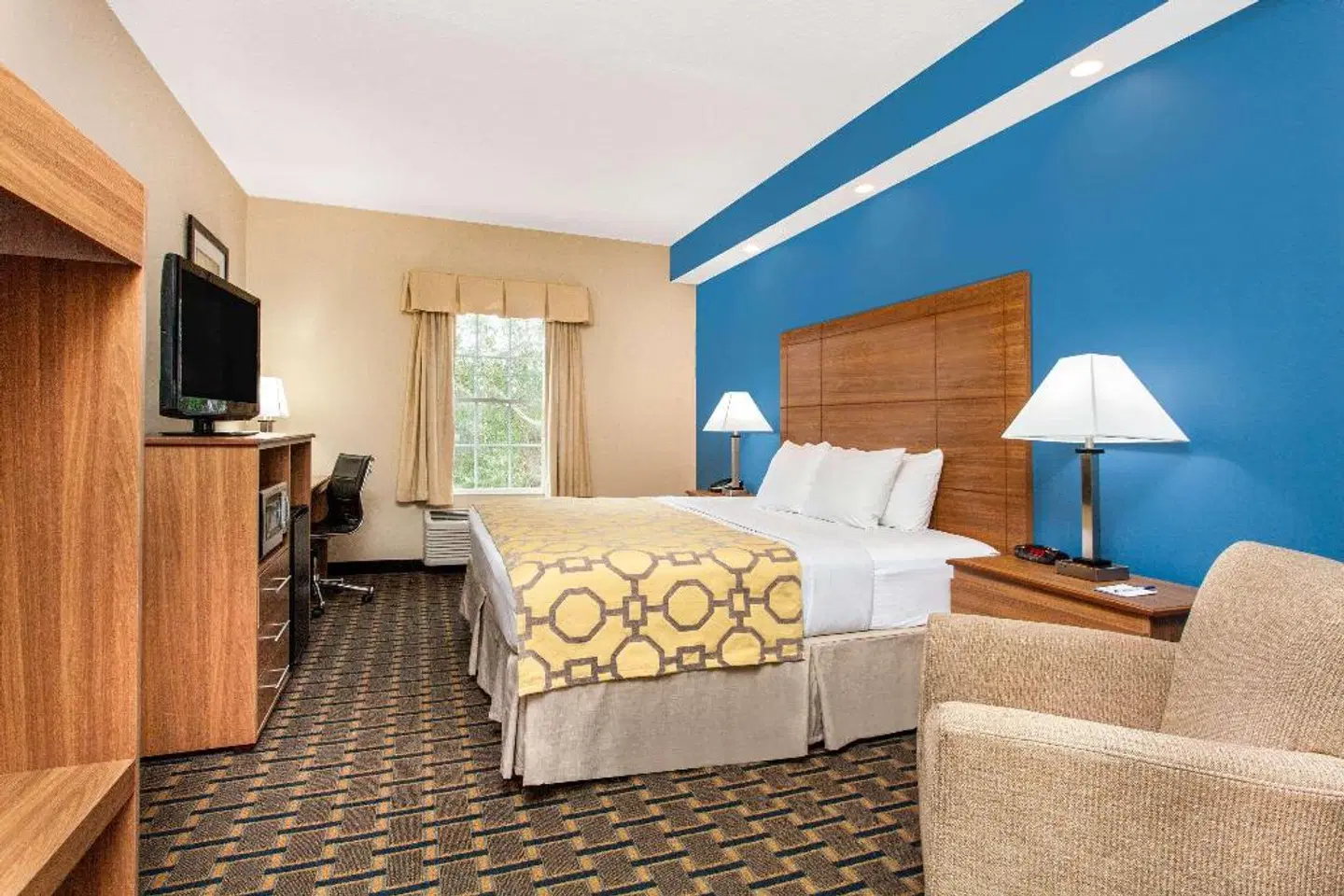 Baymont by Wyndham Jacksonville/Butler Blvd ROOM_EXAMPLE