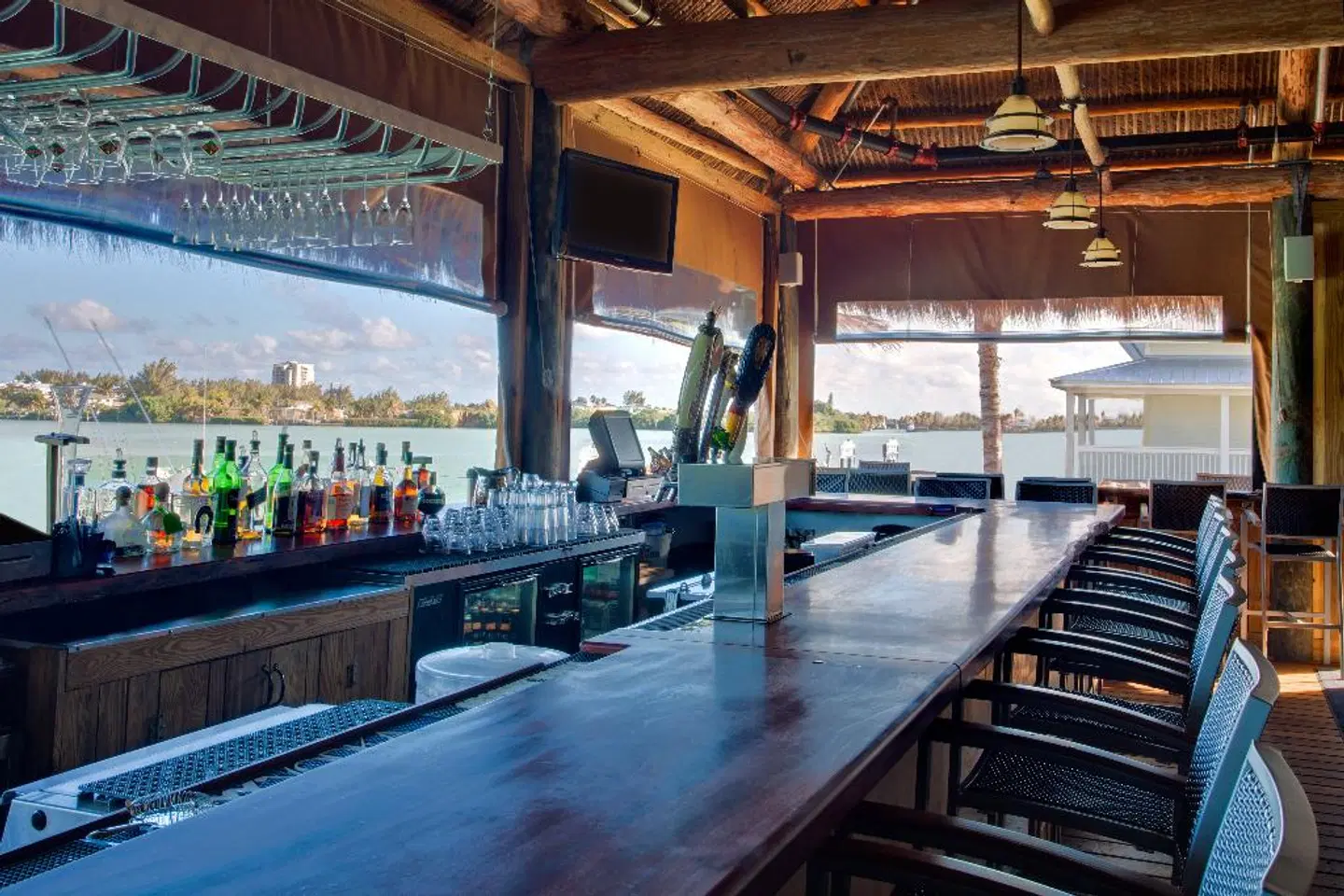 Holiday Inn Express & Suites Marathon Bar