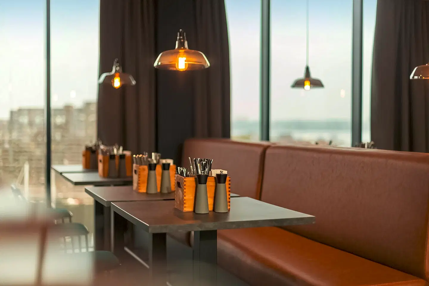 the niu Fender Amsterdam - inkl. Formel 1 Wochenend-Ticket Zandvoort Konferenz