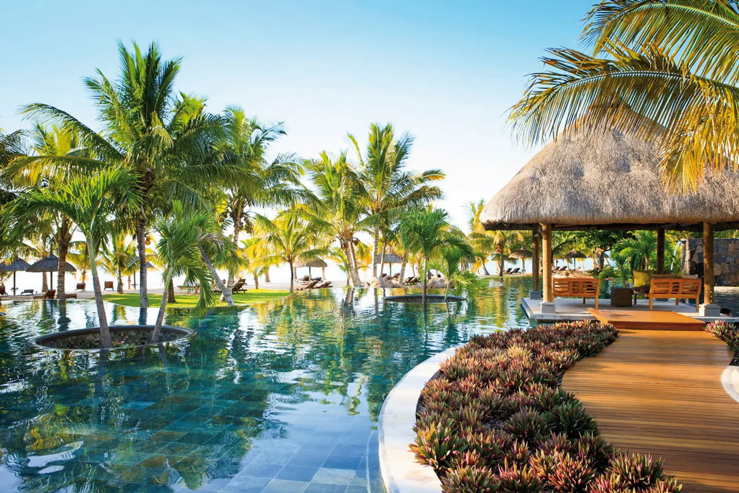 LUX* Le Morne, Mauritius OUTDOOR_POOL