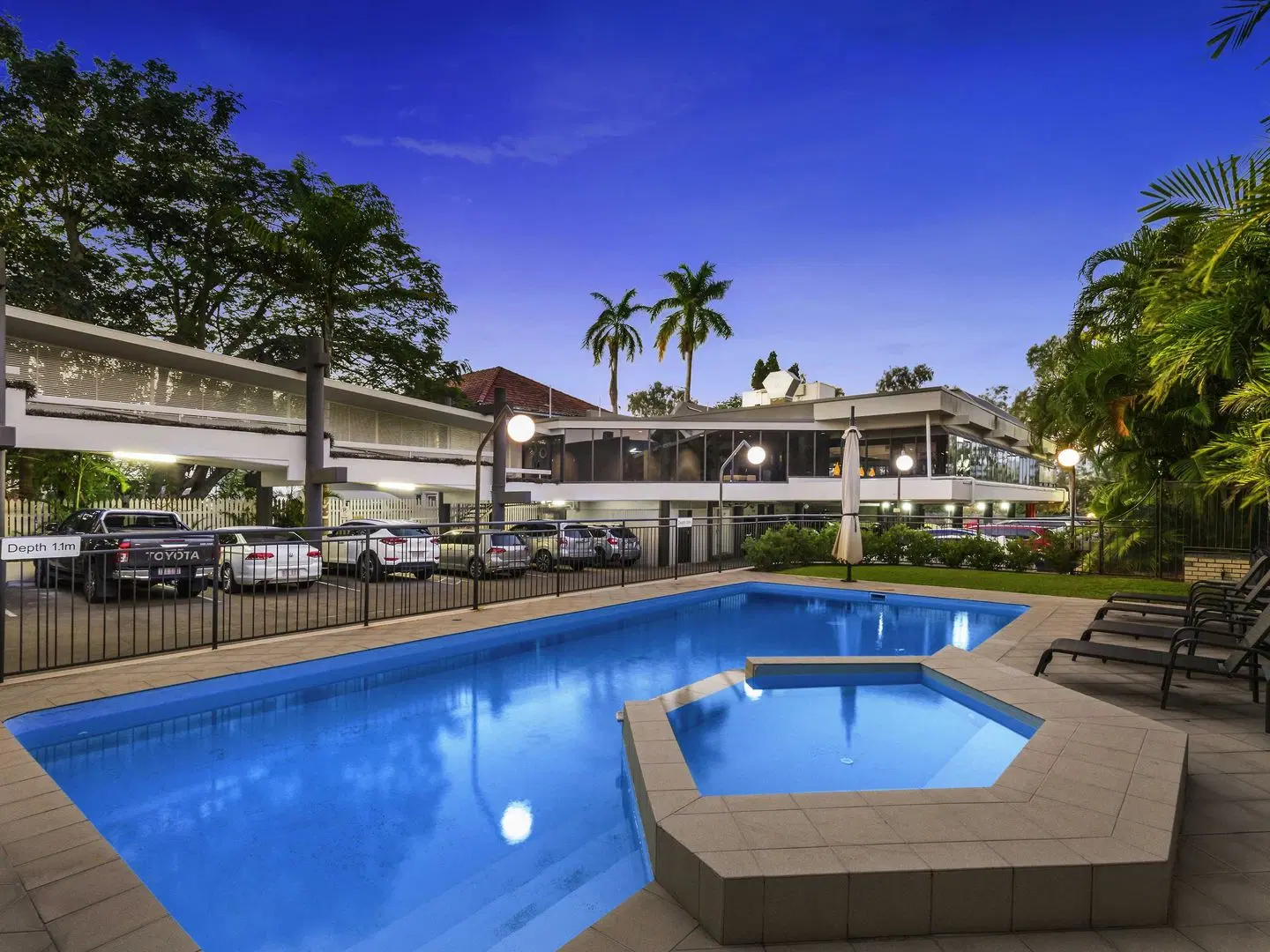 Travelodge Rockhampton OUTDOOR_POOL