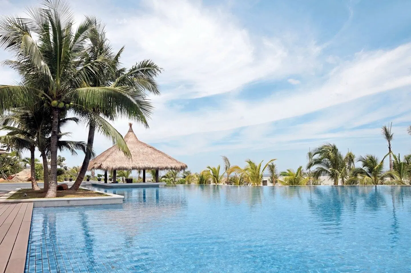 The Cliff Resort & Residences OUTDOOR_POOL