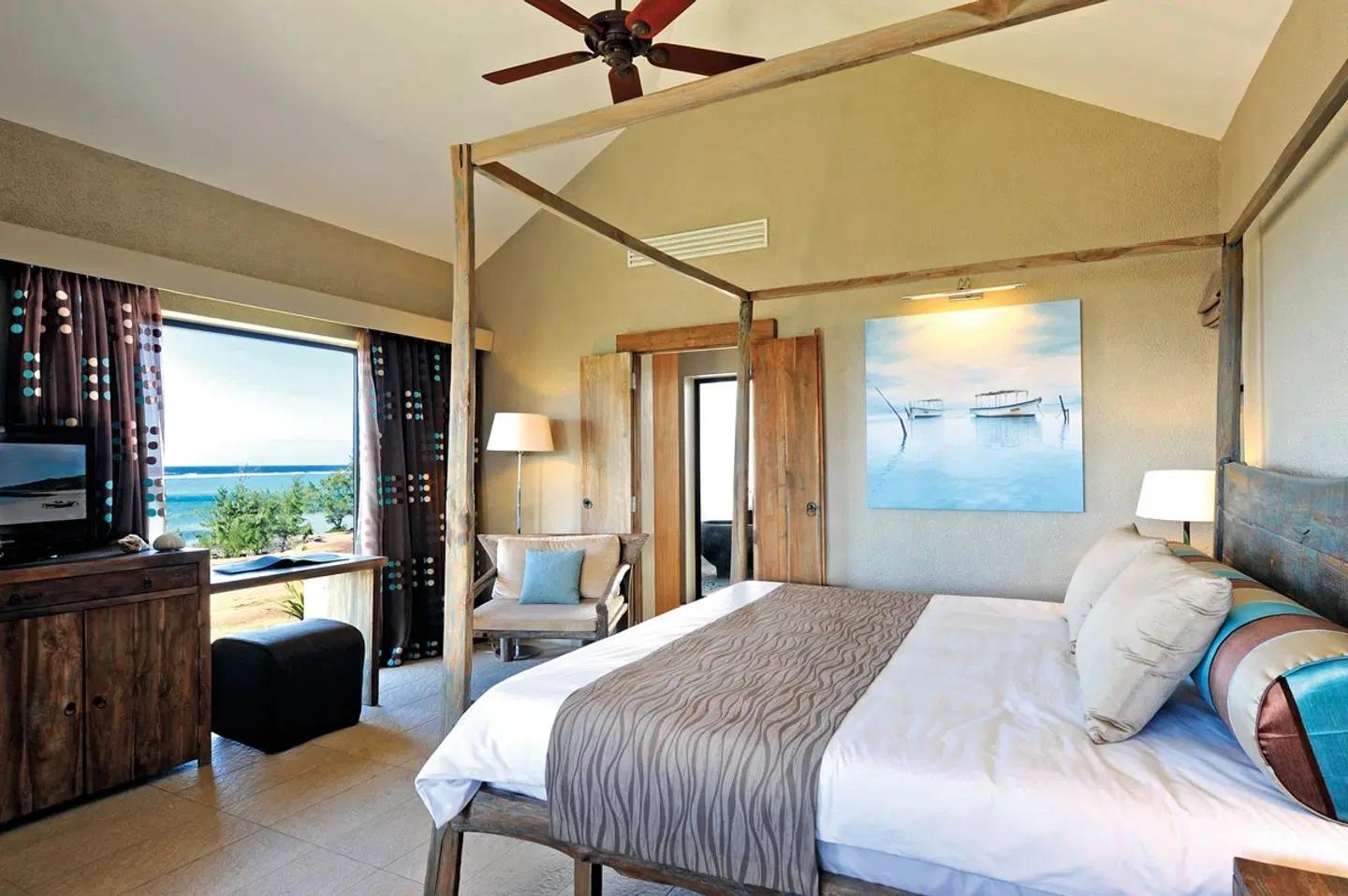 Constance Tekoma Rodrigues ROOM_EXAMPLE