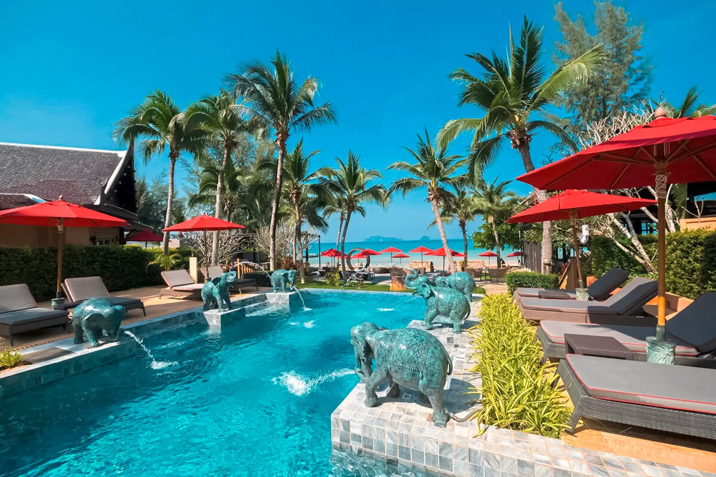 Amari Vogue Resort OUTDOOR_POOL