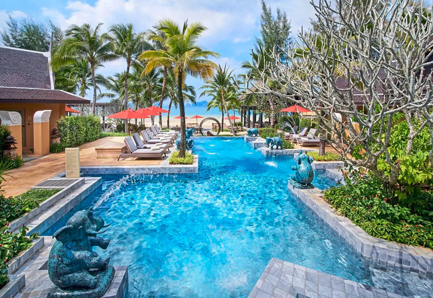 Amari Vogue Resort OUTDOOR_POOL