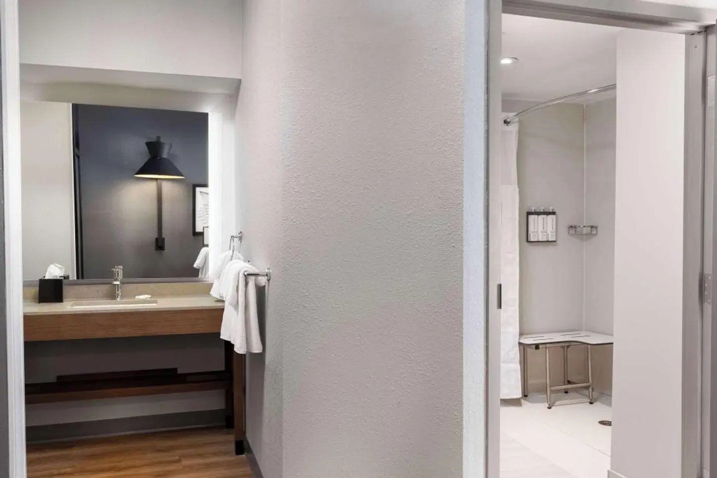 Hyatt Place Orlando Airport ROOM_EXAMPLE