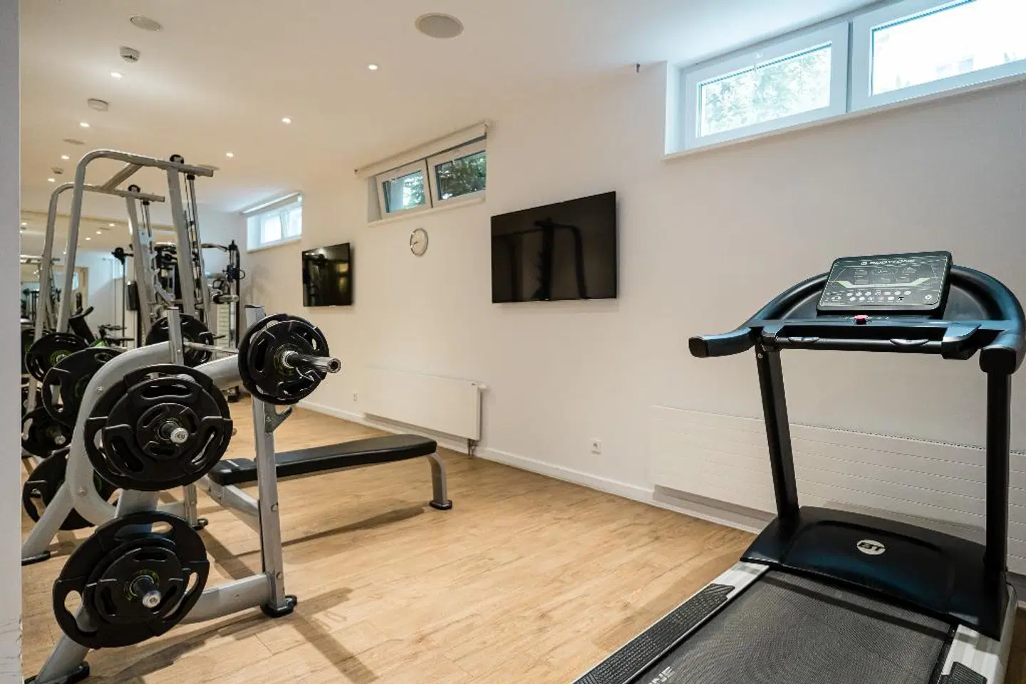 Homaris West Side SPORTS_AND_LEISURE