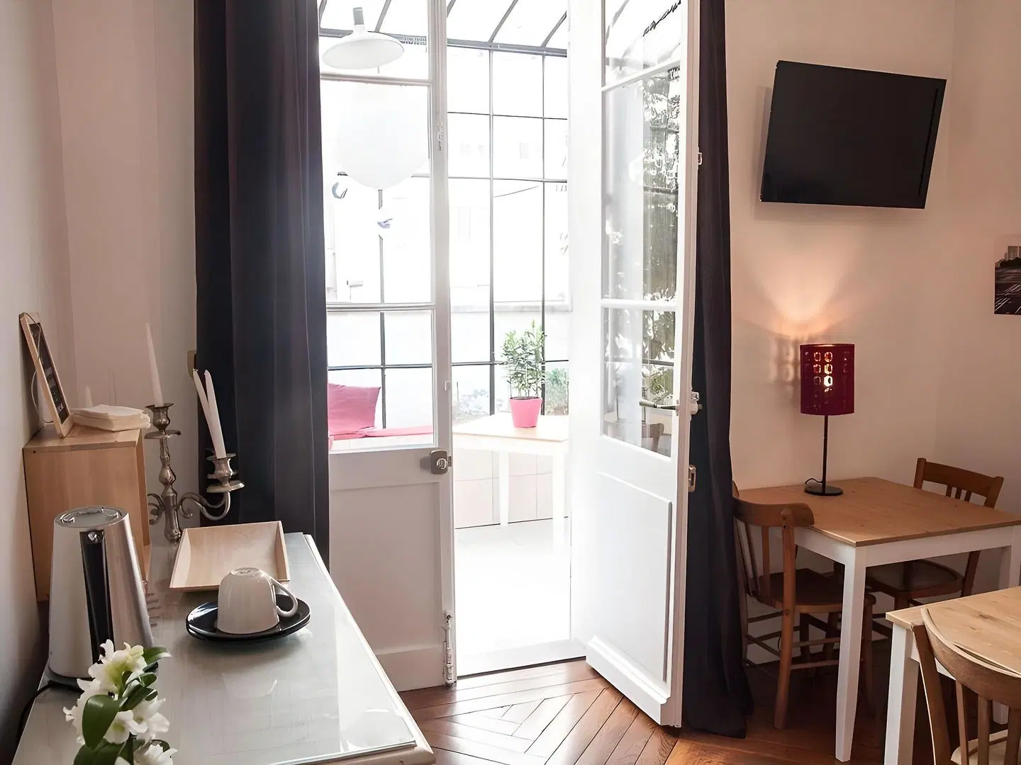 Félix Dort ROOM_EXAMPLE