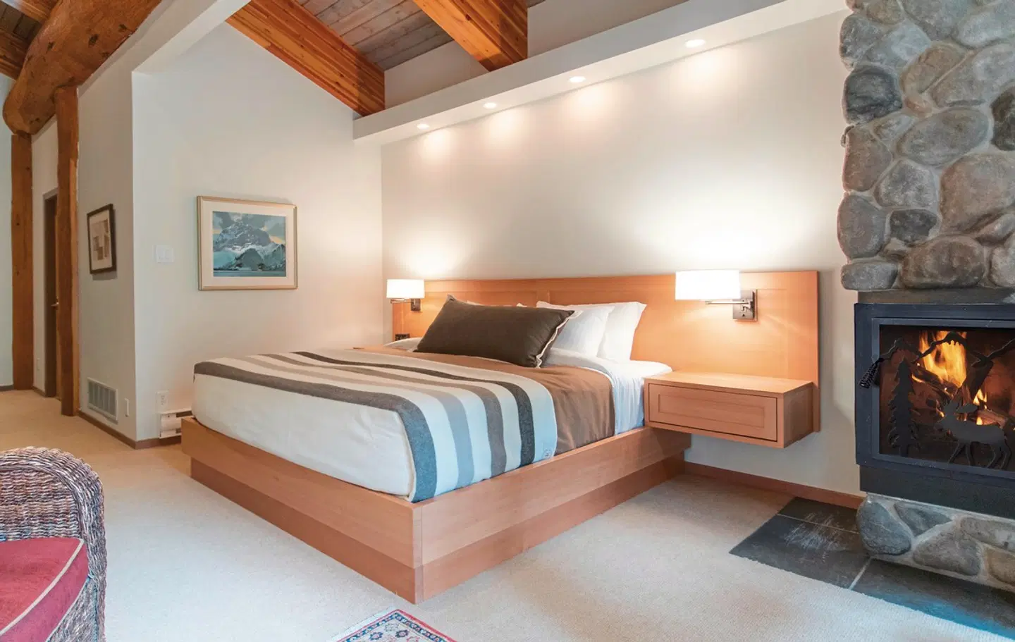 Moraine Lake Lodge ROOM_EXAMPLE
