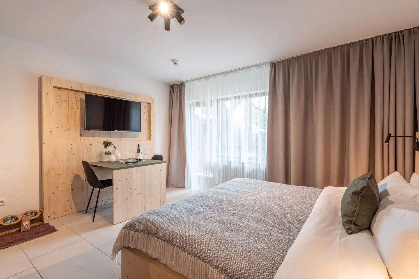 stuub jostal ROOM_EXAMPLE