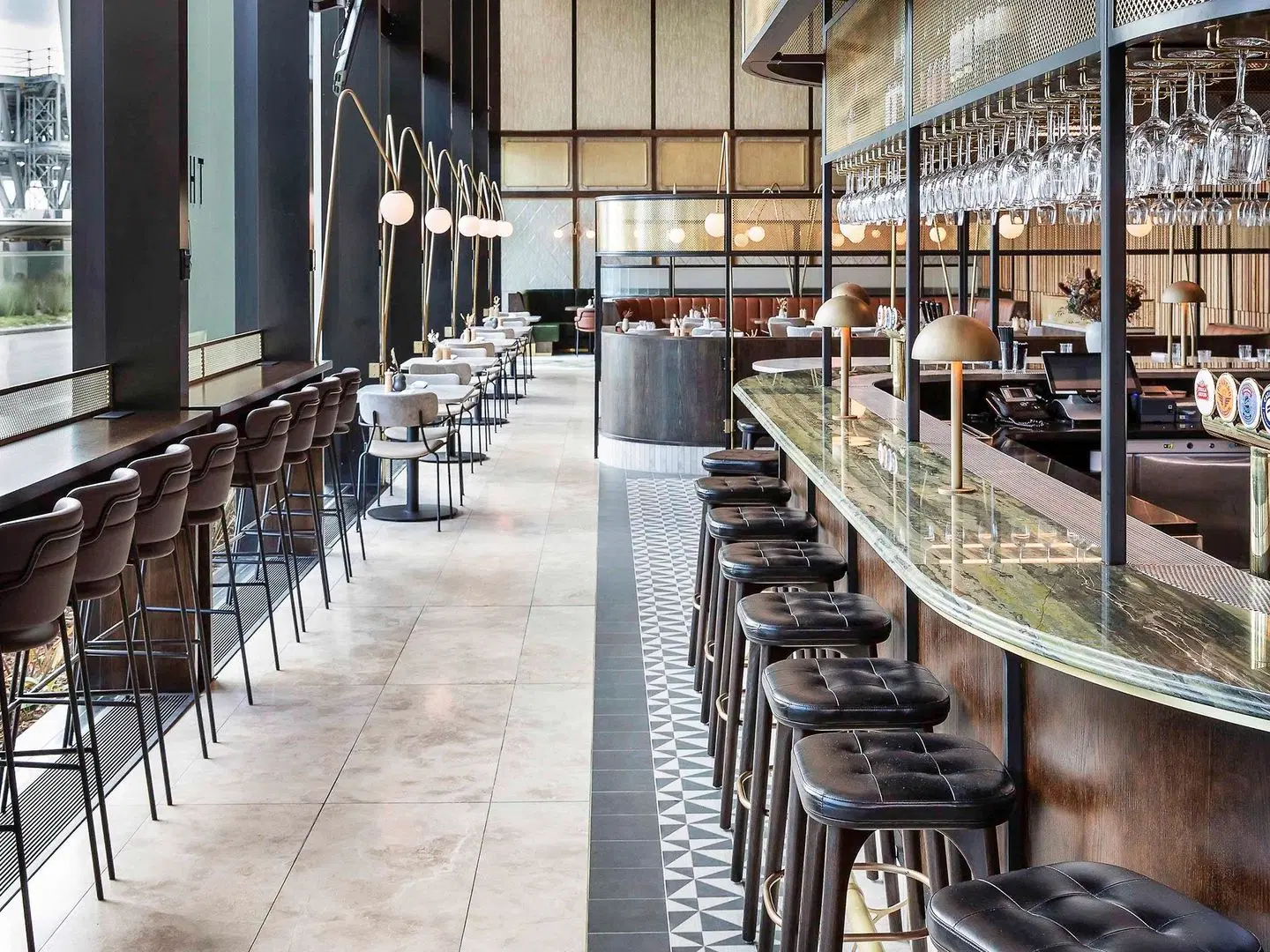 Novotel Auckland Airport Hotel Bar