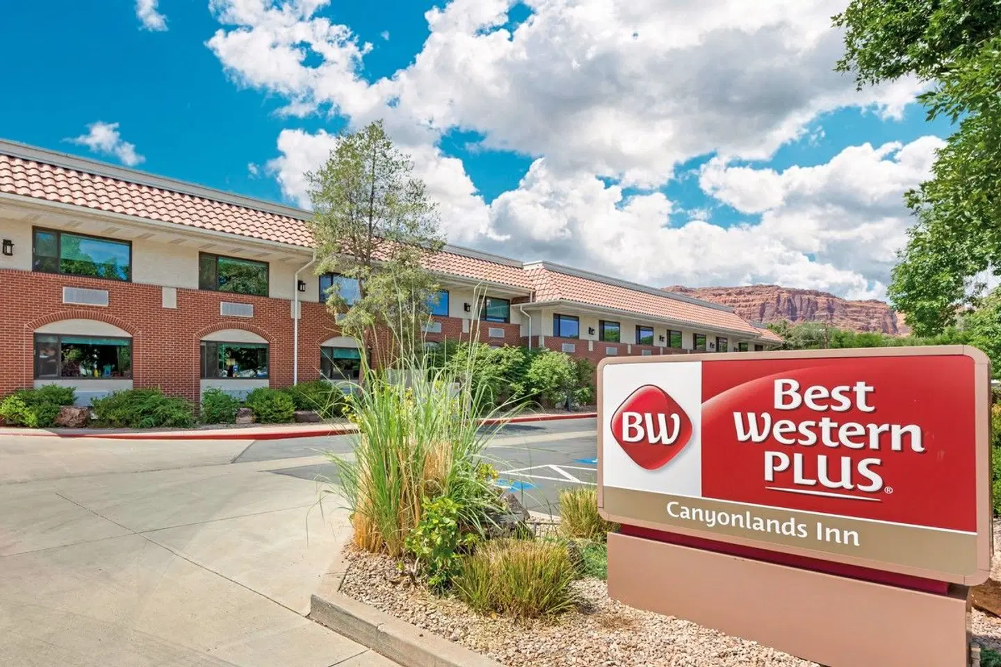 Best Western Plus Canyonlands Inn EXTERIOR