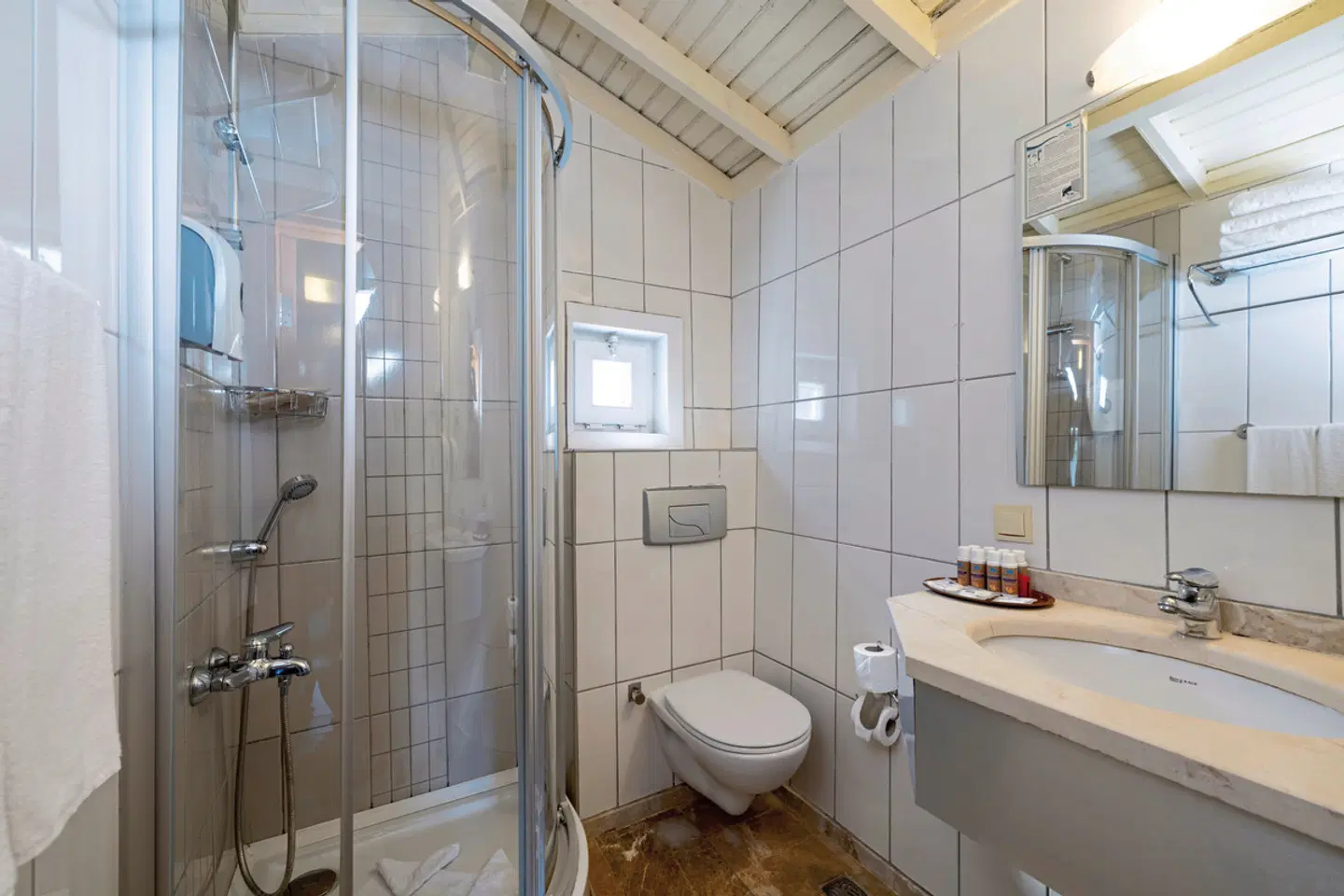 Crystal Flora Pearl Collection Badezimmer