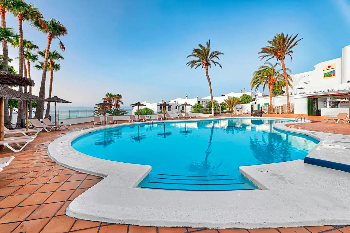 THB Flora OUTDOOR_POOL