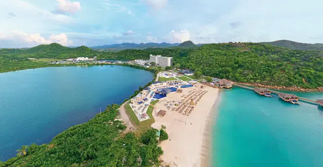 Royalton Antigua, An Autograph Collection All-Inclusive Resort Strand