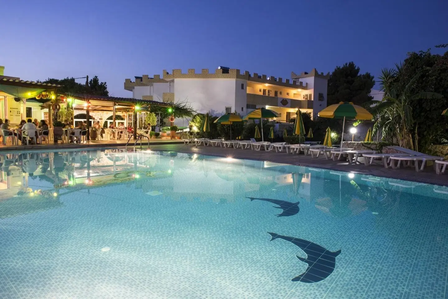 Fili Hotel Apartments OUTDOOR_POOL