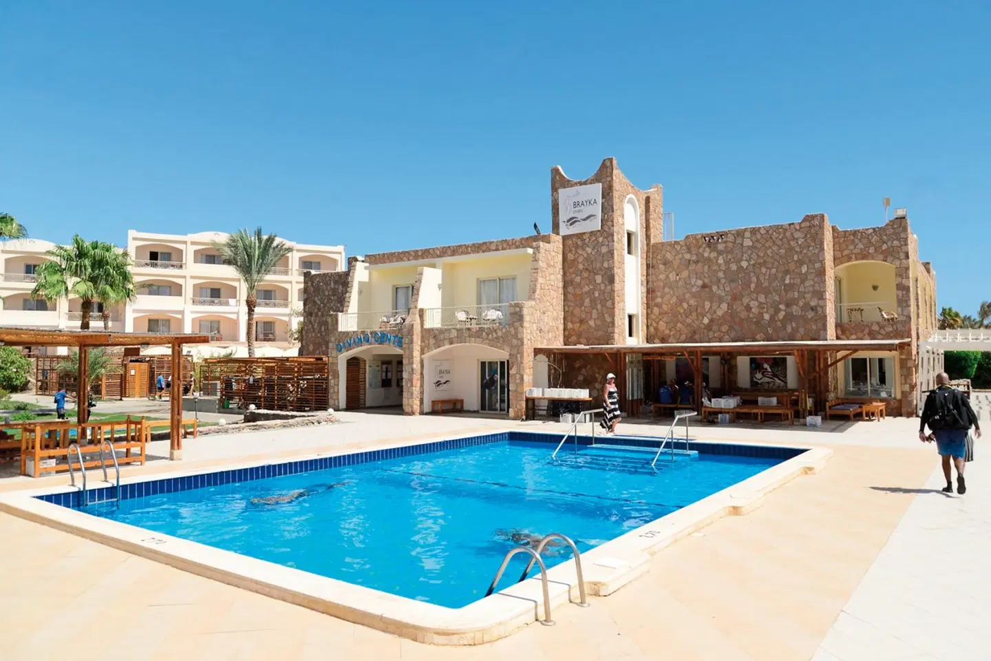 Brayka Bay Resort OUTDOOR_POOL