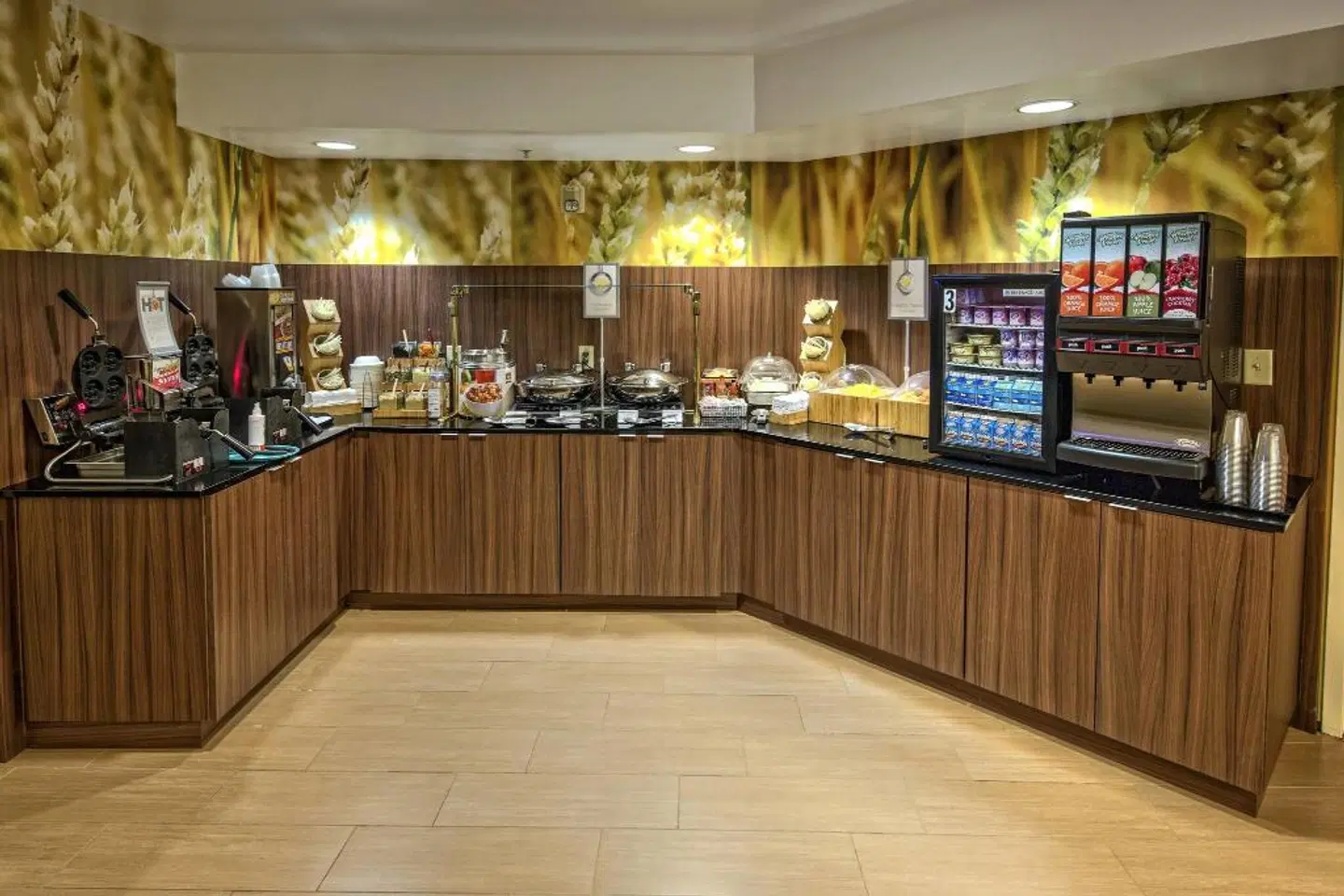 Fairfield Inn & Suites by Marriott Orlando Near Universal Orlando Resort Restaurant