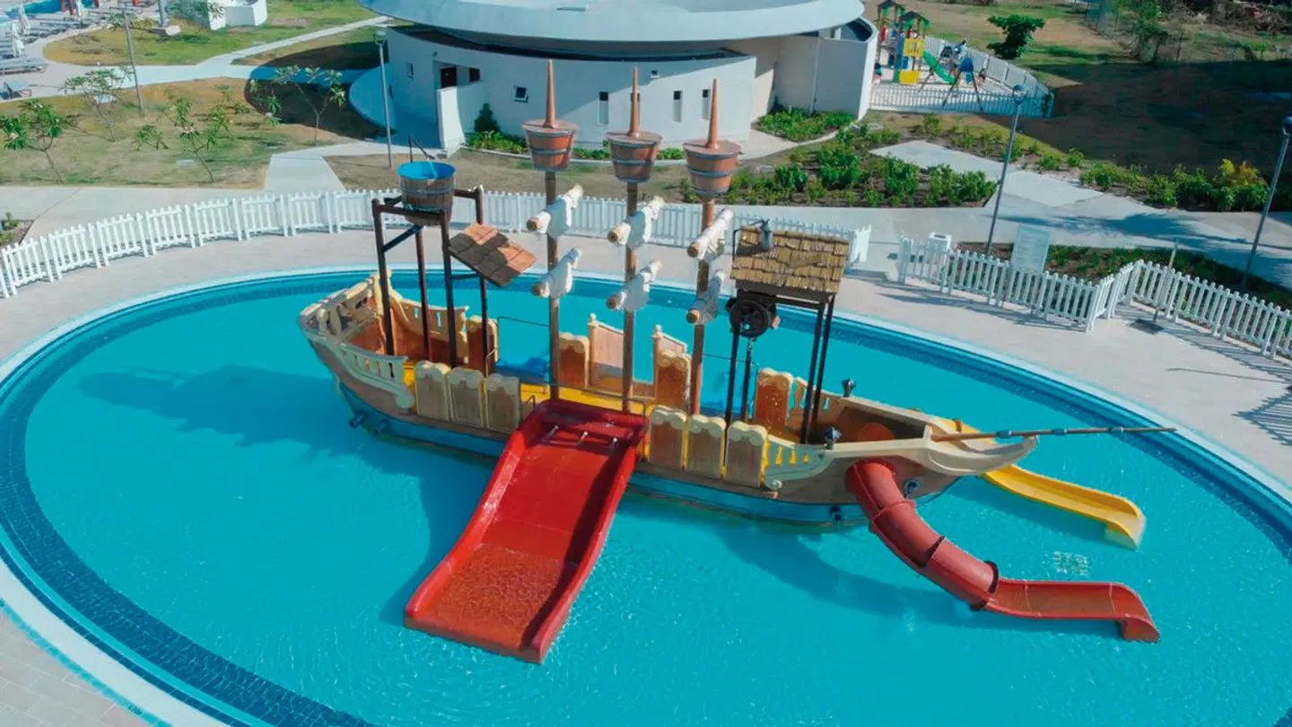 Gran Muthu Almirante Beach SPORTS_AND_LEISURE