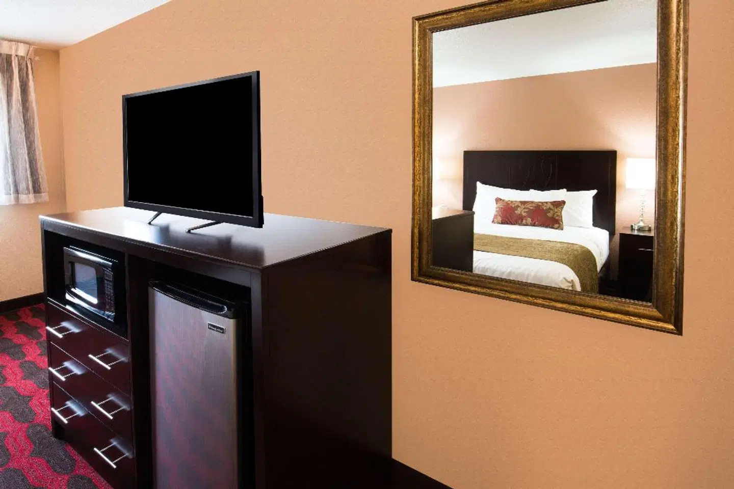 Travelodge East Portland / Gresham ROOM_EXAMPLE