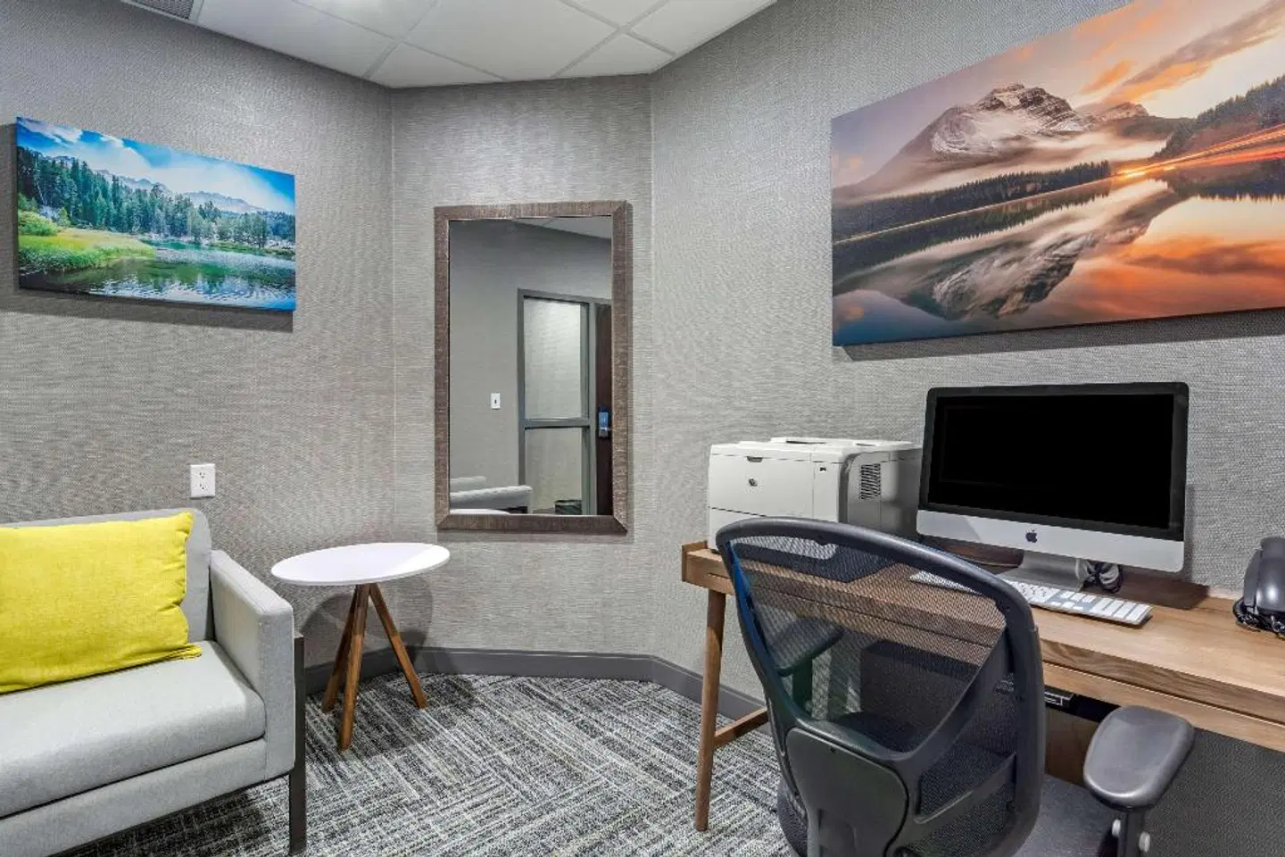 Hampton Inn & Suites by Hilton Edmonton/West ROOM_EXAMPLE