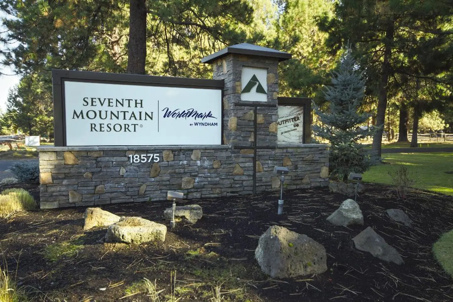 Seventh Mountain Resort EXTERIOR