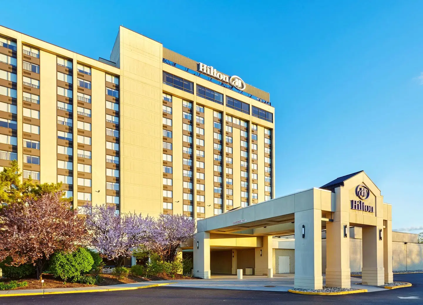 Hilton Hasbrouck Heights / Meadowlands EXTERIOR