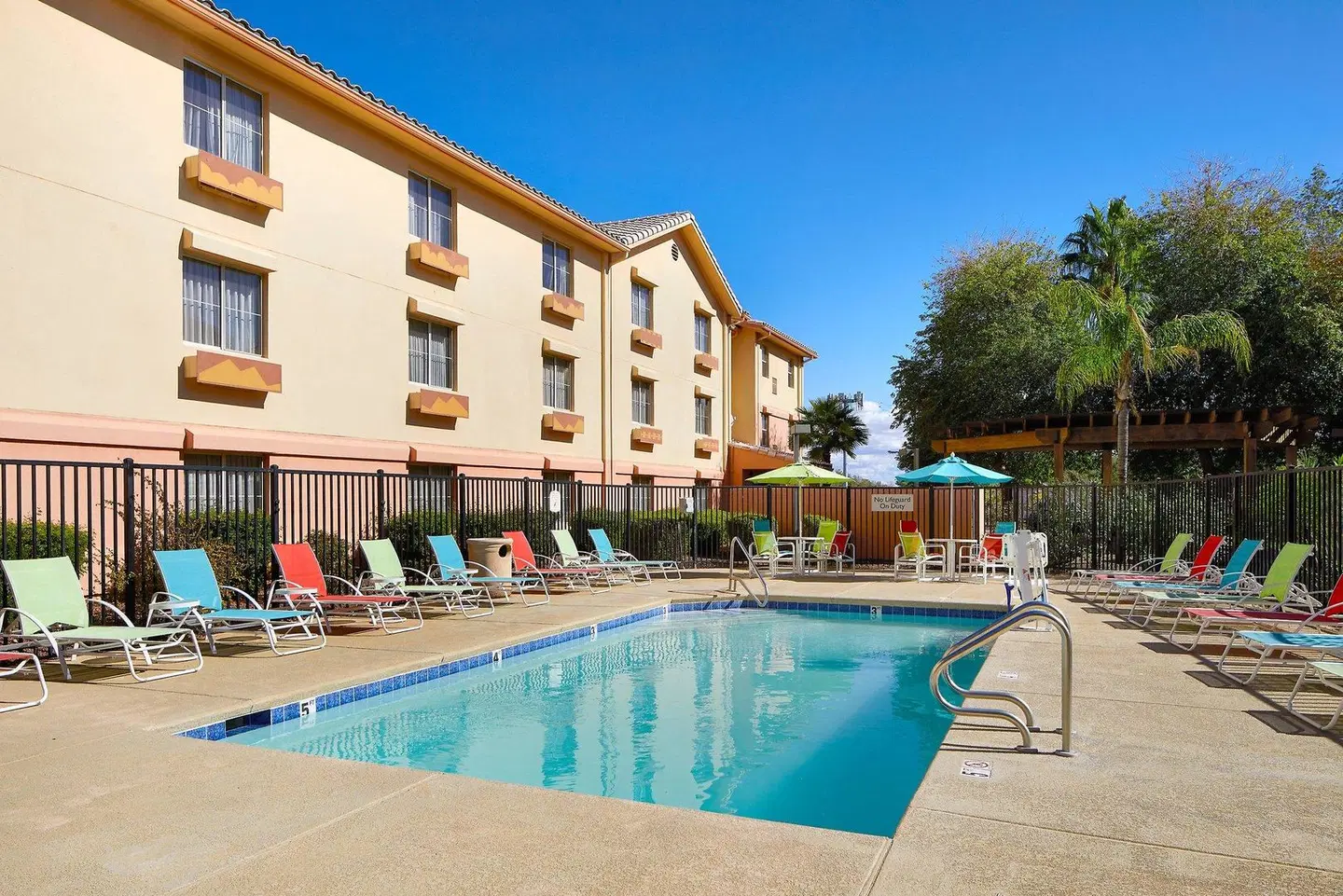 TownePlace Suites by Marriott Tempe at Arizona Mills Mall OUTDOOR_POOL