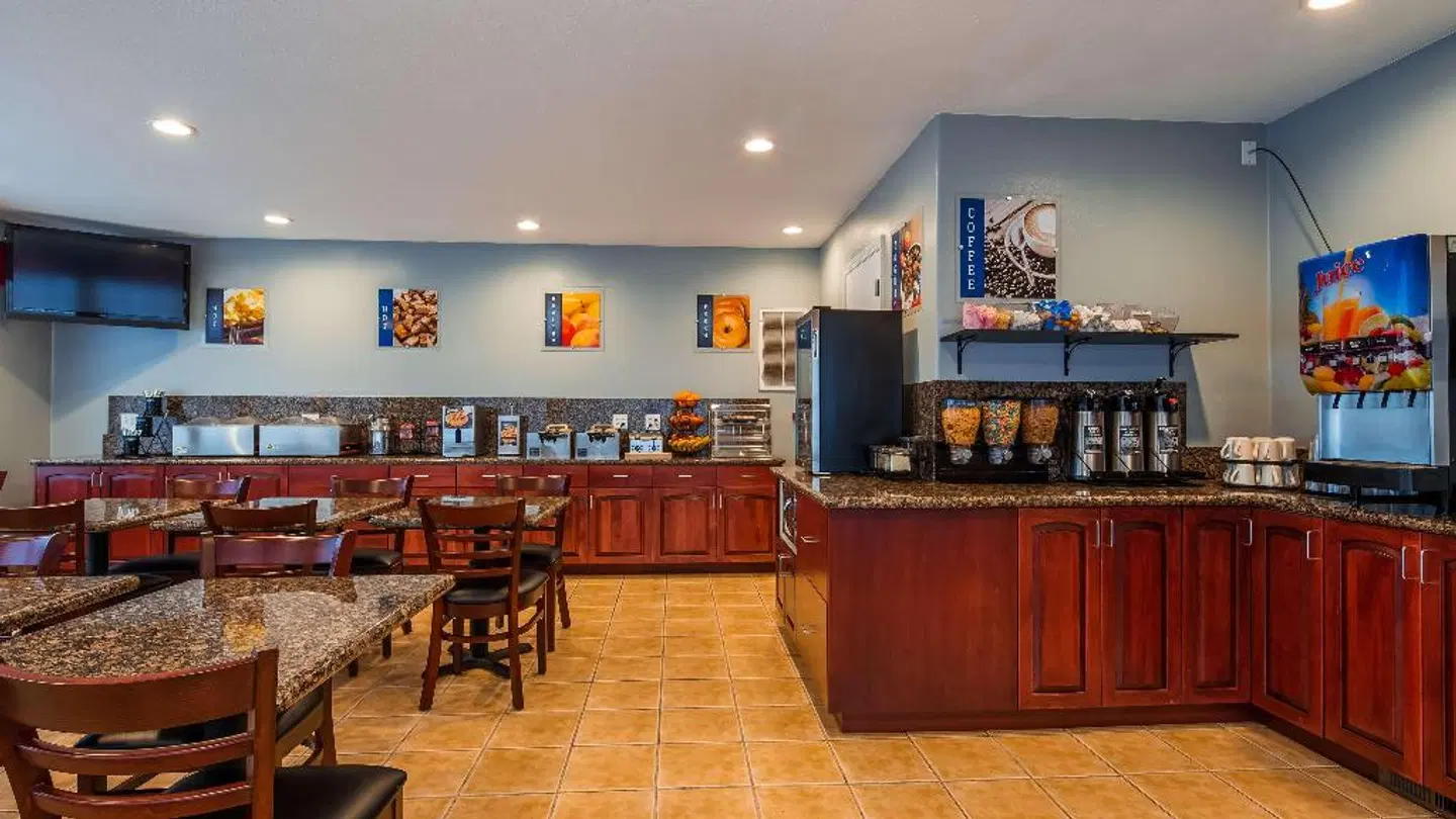 Best Western Garden Villa Inn Bar