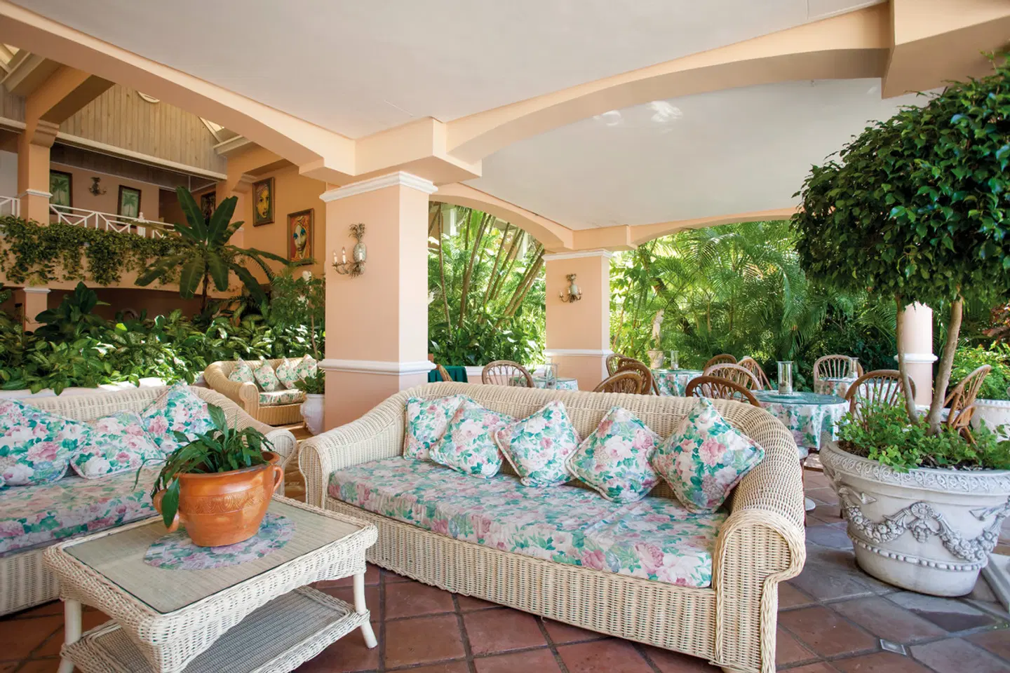 Coco Reef Resort & Spa ROOM_EXAMPLE