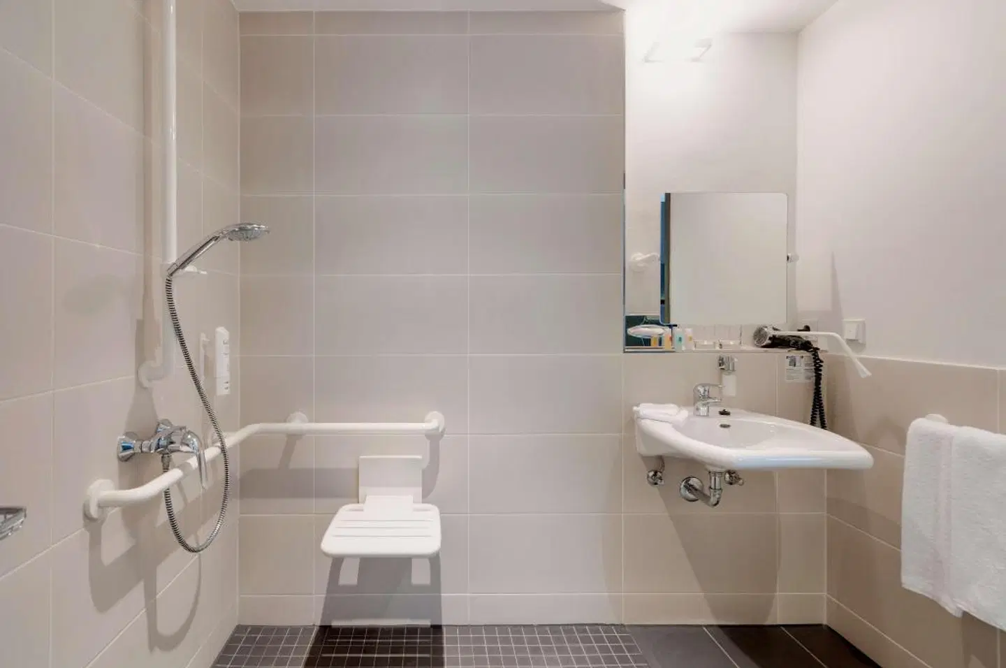 INNSiDE Berlin Mitte Badezimmer