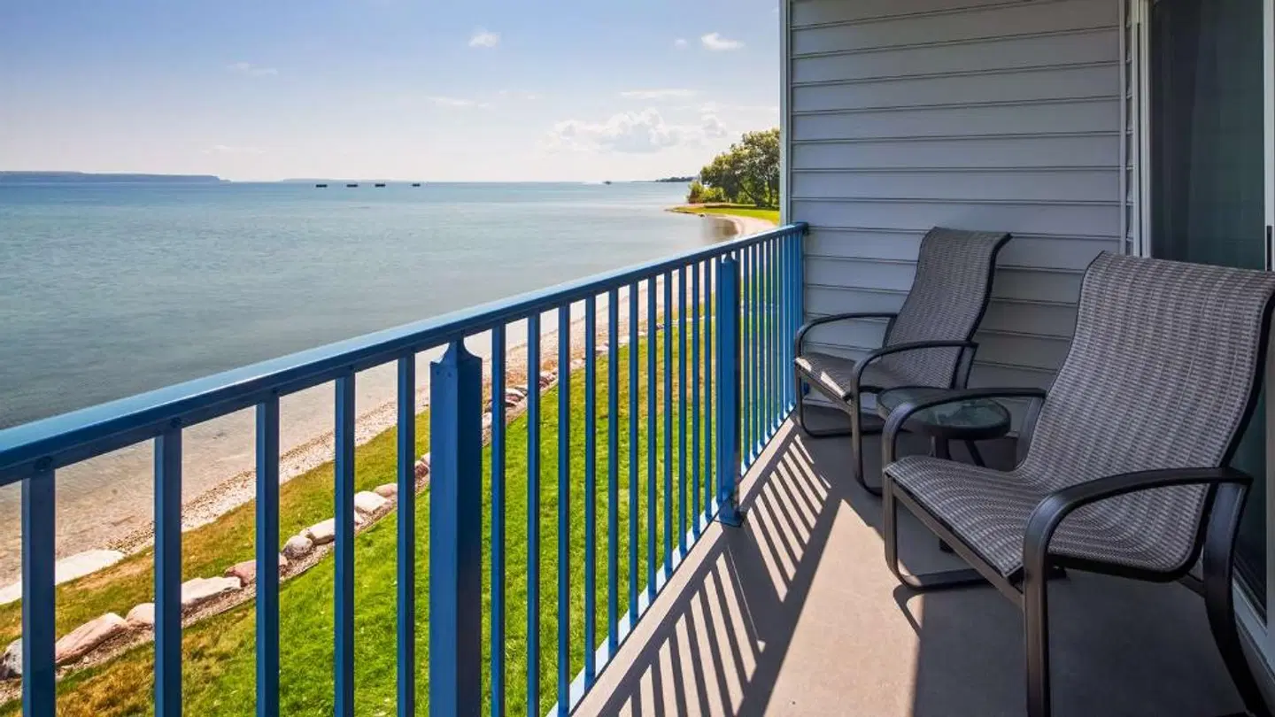 Best Western Harbour Pointe Lakefront Terrasse