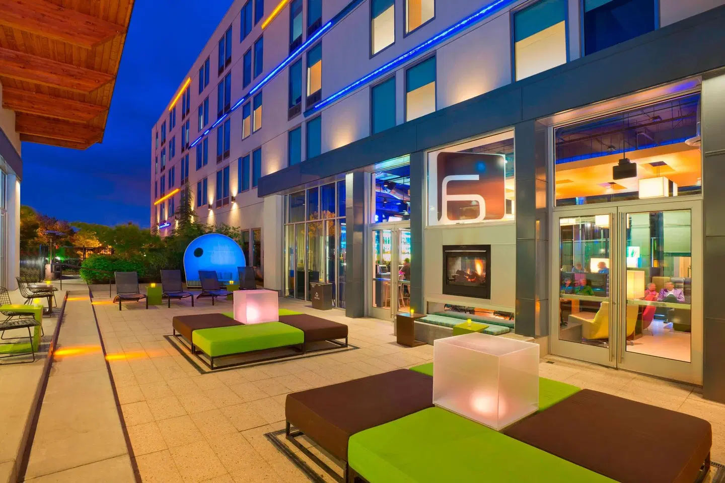 Aloft Portland Airport at Cascade Station EXTERIOR