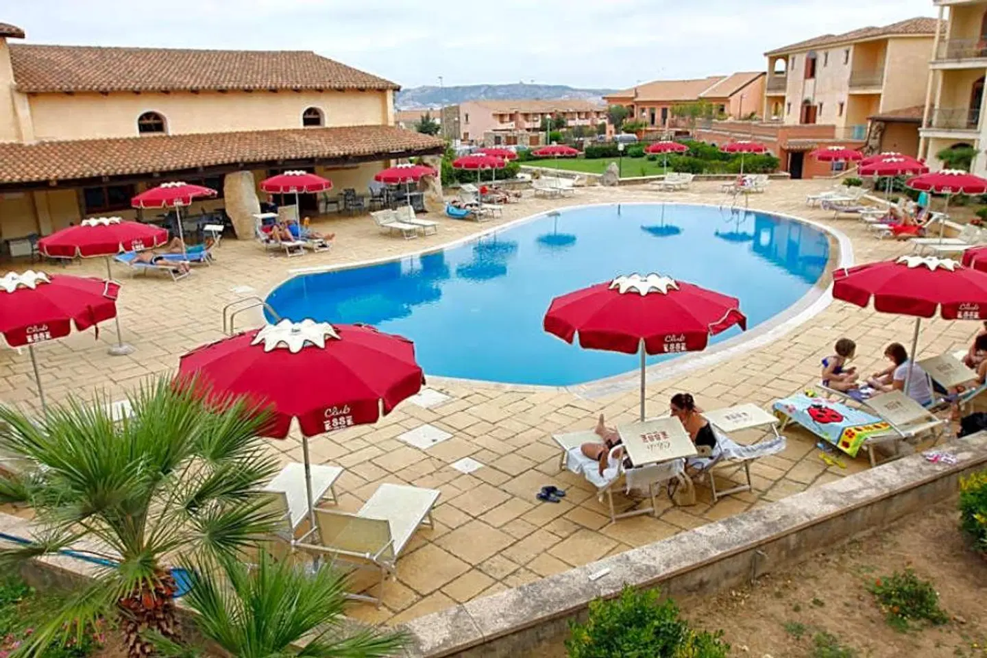 Club Esse Posada Beach Resort OUTDOOR_POOL