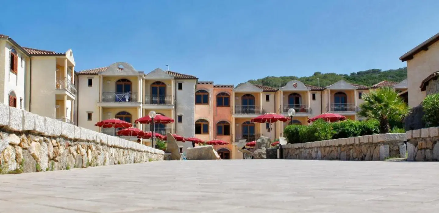 Club Esse Posada Beach Resort EXTERIOR