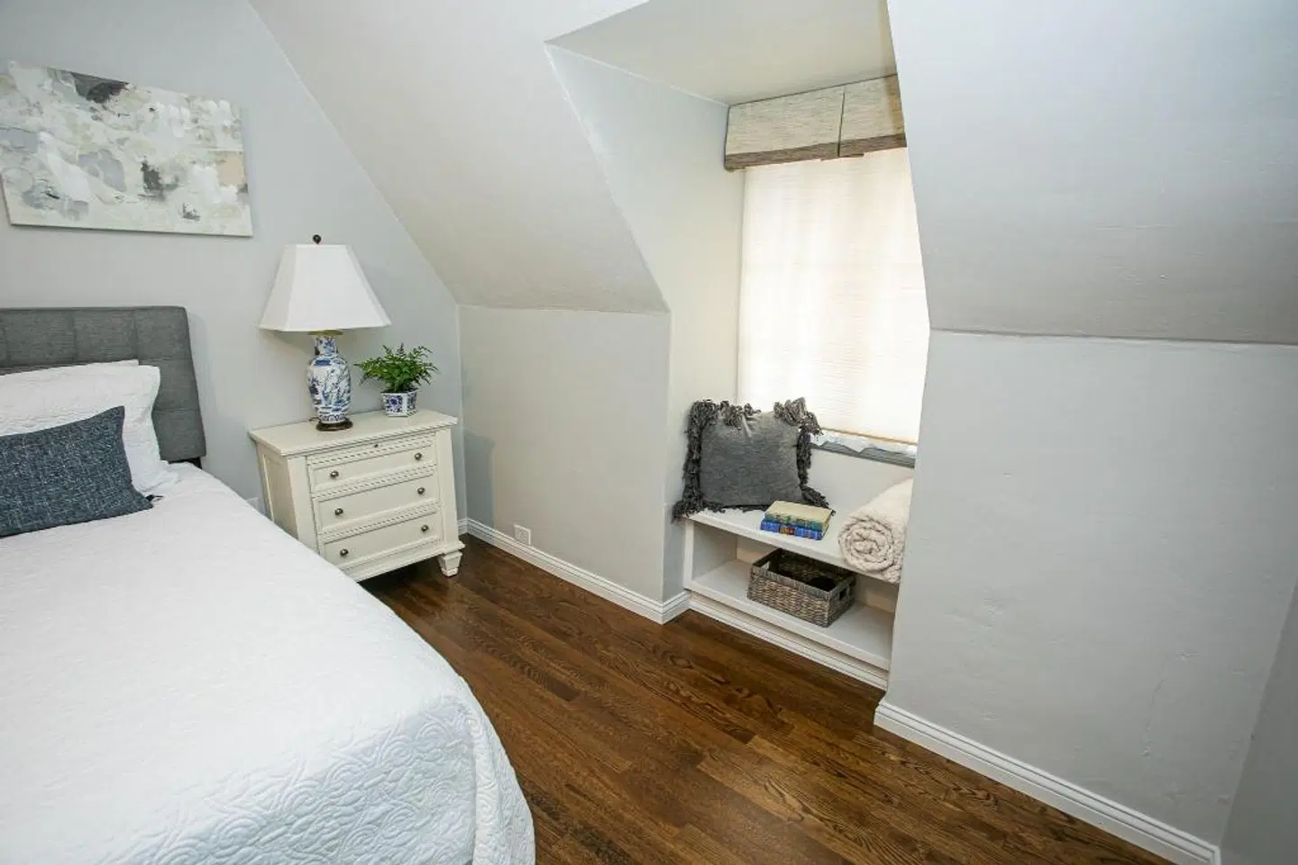 Hummingbird Estate Wine & Suites ROOM_EXAMPLE