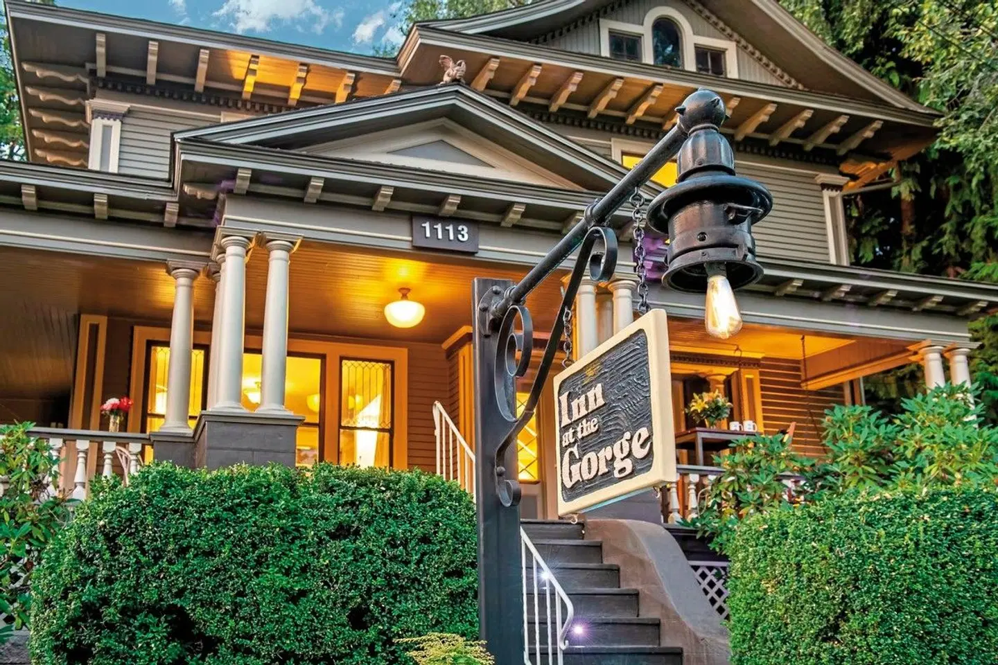 Inn at the Gorge EXTERIOR