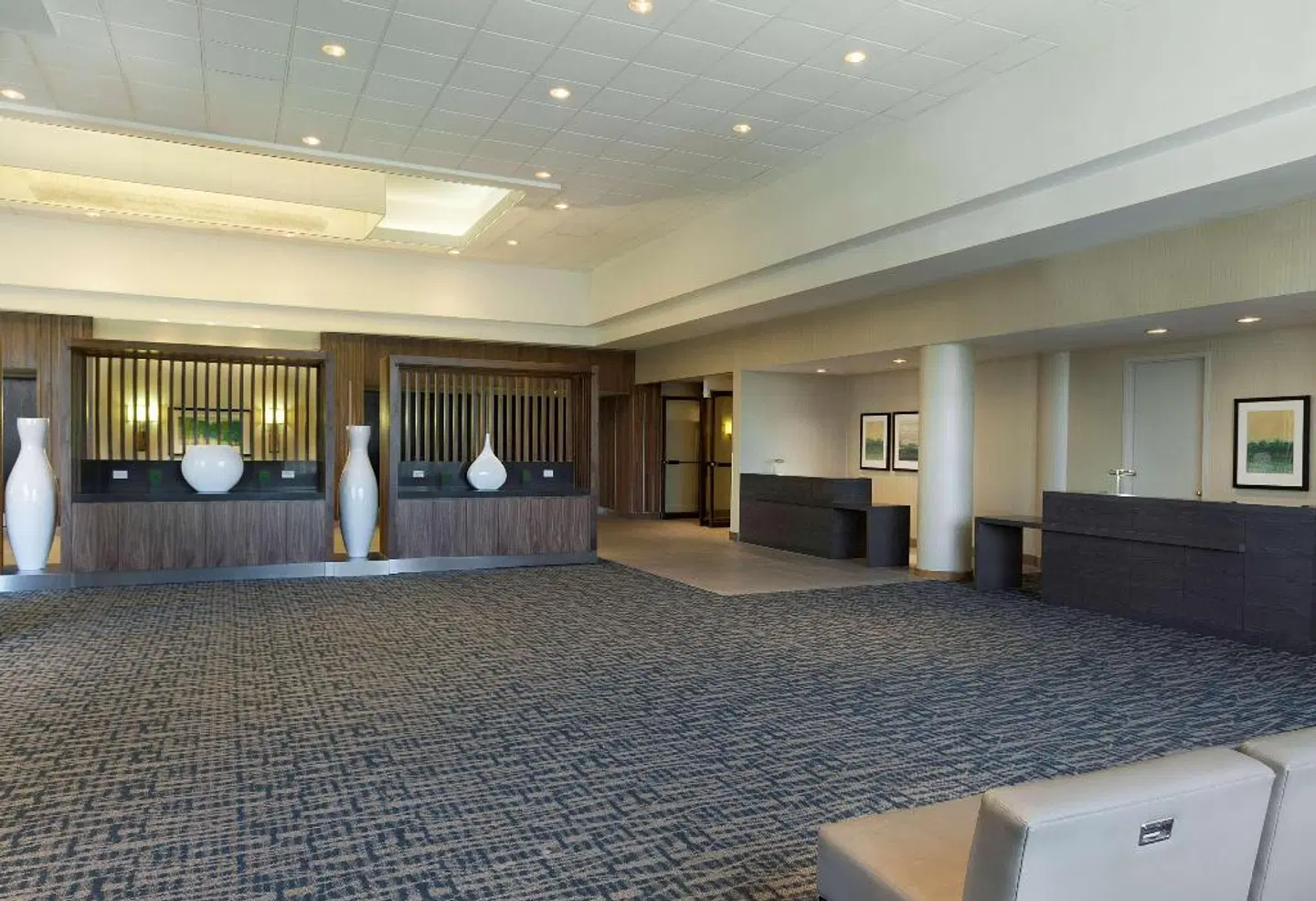 Hilton Toronto Airport LOUNGE_LOBBY