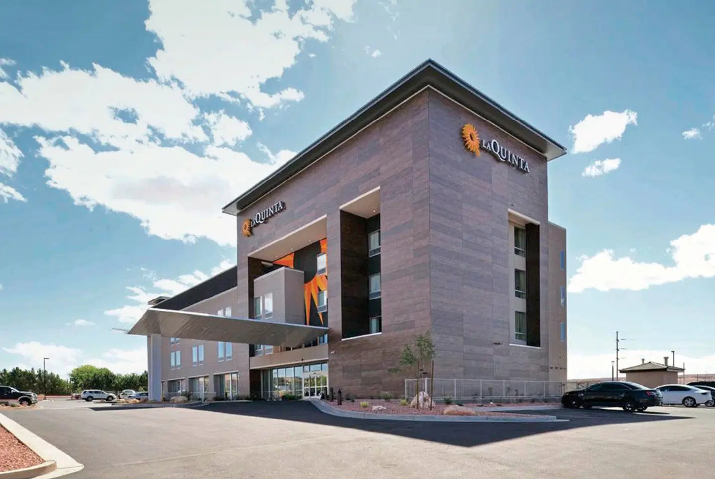 La Quinta Inn & Suites by Wyndham Page at Lake Powell EXTERIOR