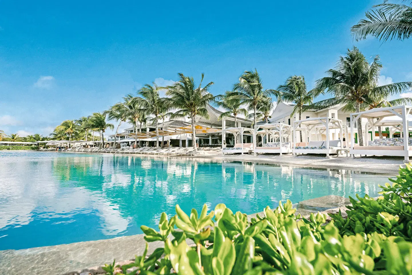 Papagayo Beach Hotel OUTDOOR_POOL