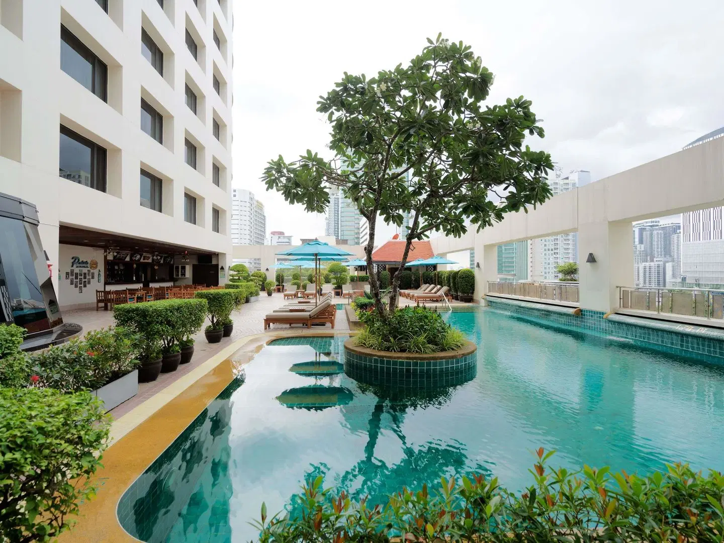 Grand Mercure Bangkok Atrium OUTDOOR_POOL